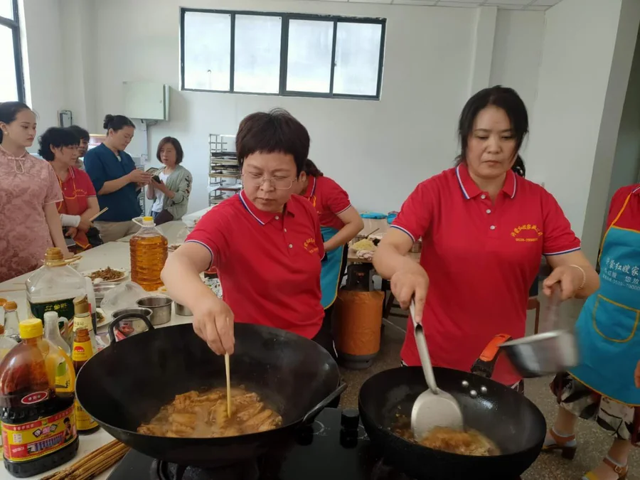 沂蒙红嫂家政烹饪实操训练